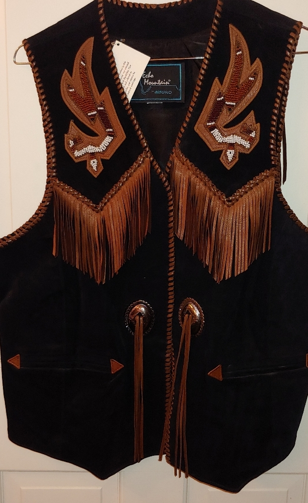 Echo Mountain by Arturo Seude Vest